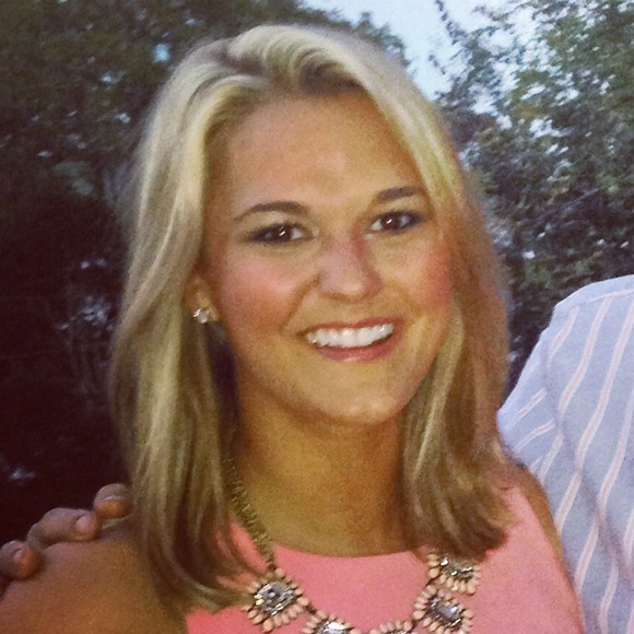 Profile Picture of Rosemary Lemense (@roselemense) on Poshmark