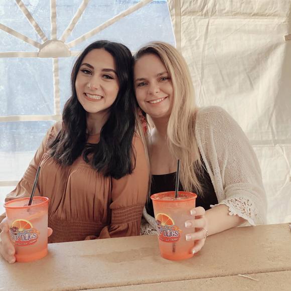 Profile Picture of Heather Daniels (@hldaniels9) on Poshmark