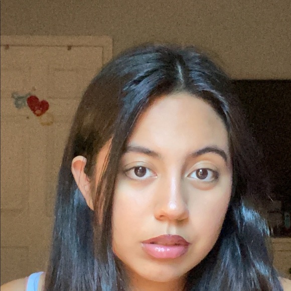 Profile Picture of Aurora Jimenez (@aurorajimene695) on Poshmark