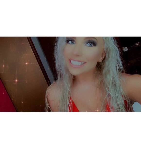 Profile Picture of Brianna Novack (@briannanovack) on Poshmark