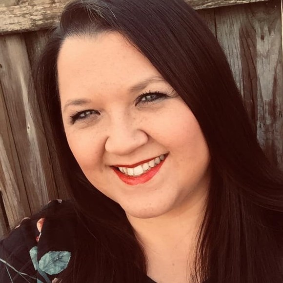 Profile Picture of Tori Boyers (@toriboyers) on Poshmark