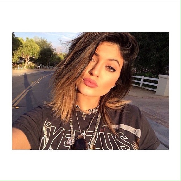 Profile Picture of Kylie Jenner (@aalejandrraa_) on Poshmark