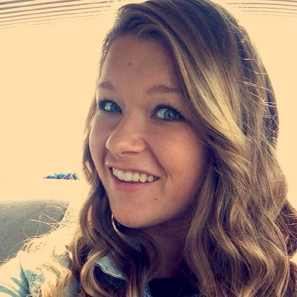 Profile Picture of Audrey Brooks (@itsaud) on Poshmark