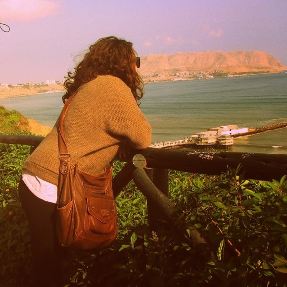 Profile Picture of Alyson Zimbler (@zimblera) on Poshmark