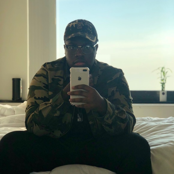 Profile Picture of Josiah Hunter (@stylehunter95) on Poshmark