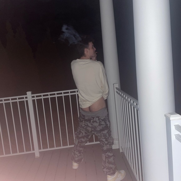 Thomas Sisk - Poshmark Profile Picture of Thomas Sisk (@thomas_sisk) on Poshmark