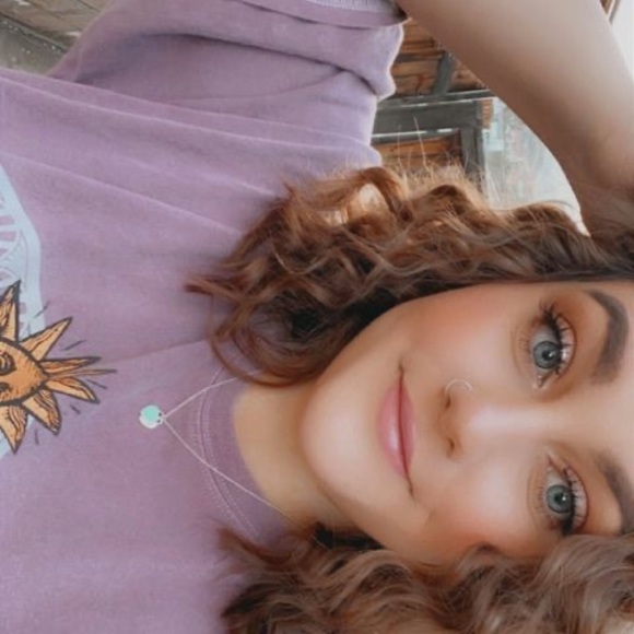 Profile Picture of Tori Banicki (@toribanicki) on Poshmark