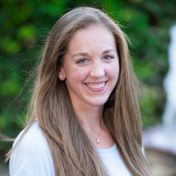 Profile Picture of Kayla Lammert (@kaylalammert) on Poshmark