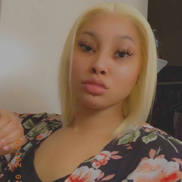 Profile Picture of Janet Davis (@jperry0924) on Poshmark