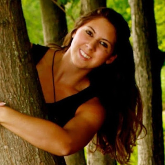 Profile Picture of Kathryn Amtower (@ktamtower19) on Poshmark