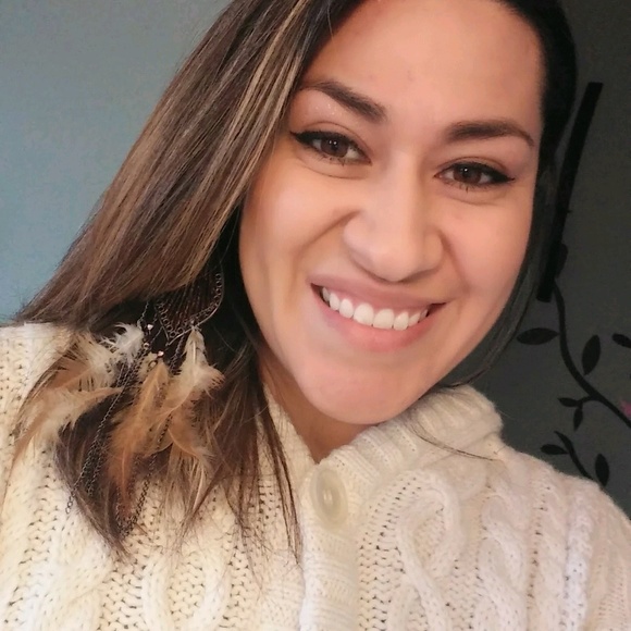 Profile Picture of Marlene Aleman (@starbright26) on Poshmark