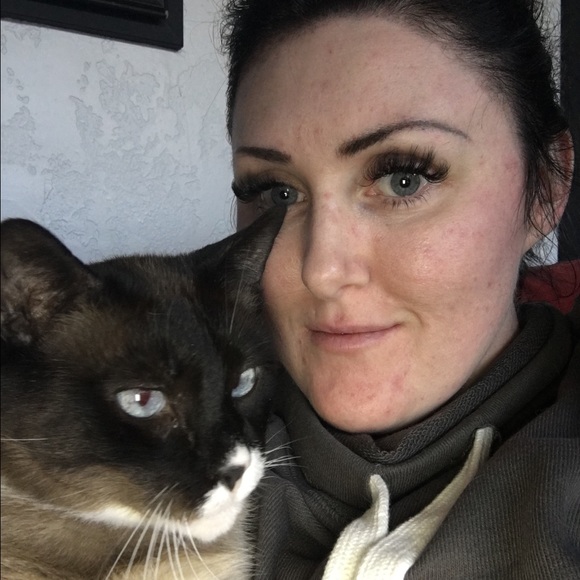 Profile Picture of Heather Chase (@hjchase) on Poshmark