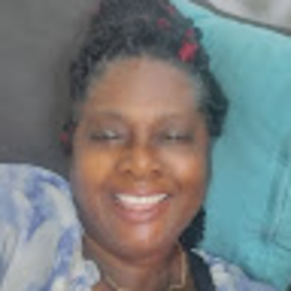 Profile Picture of Ardella Robinson (@ardrobinson222) on Poshmark