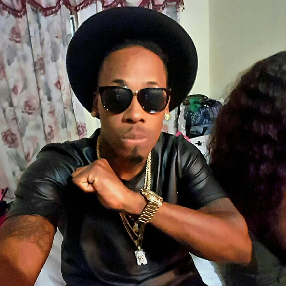 Profile Picture of Mario Howell (@mario26) on Poshmark