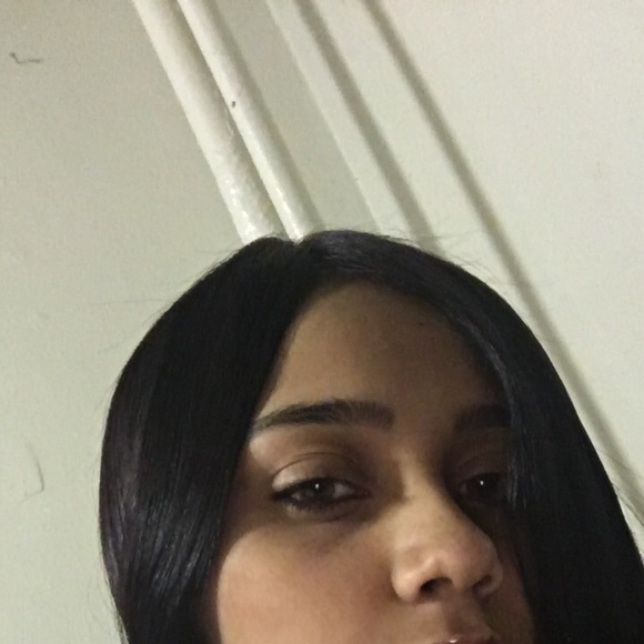 Profile Picture of Aaliyah Bailey (@aaliyah153) on Poshmark