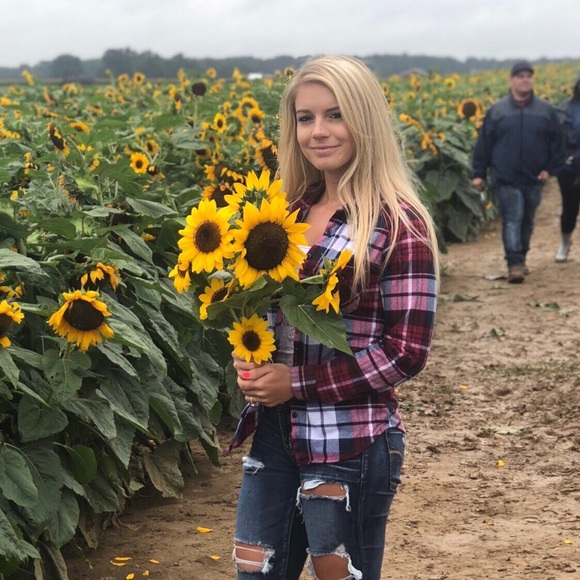 Katelin Keister - Poshmark Profile Picture of Katelin Keister (@keistekm) on Poshmark