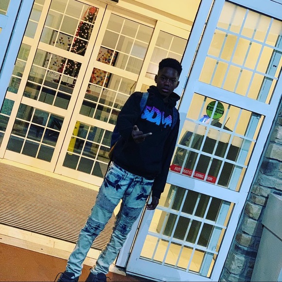 Profile Picture of Gideon Menako (@jnaasg06) on Poshmark