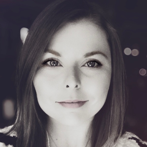 Profile Picture of Glenette Rylance (@gdvanneste) on Poshmark