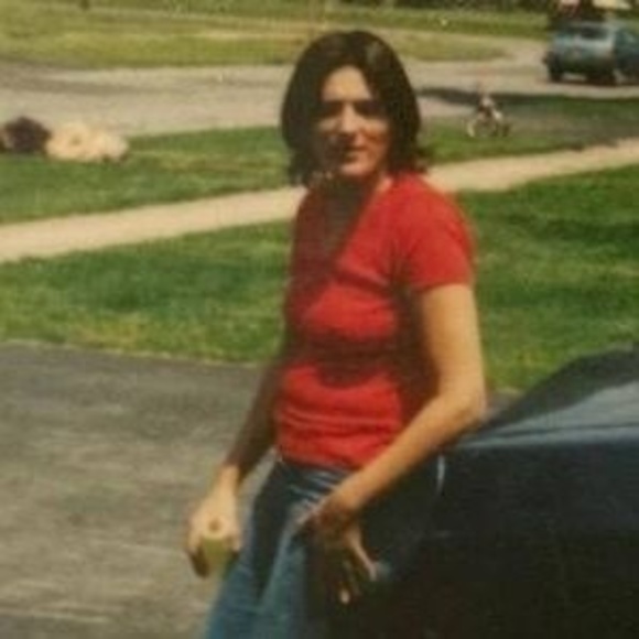 Profile Picture of Marlene Vandyne (@marlene_vandyne) on Poshmark