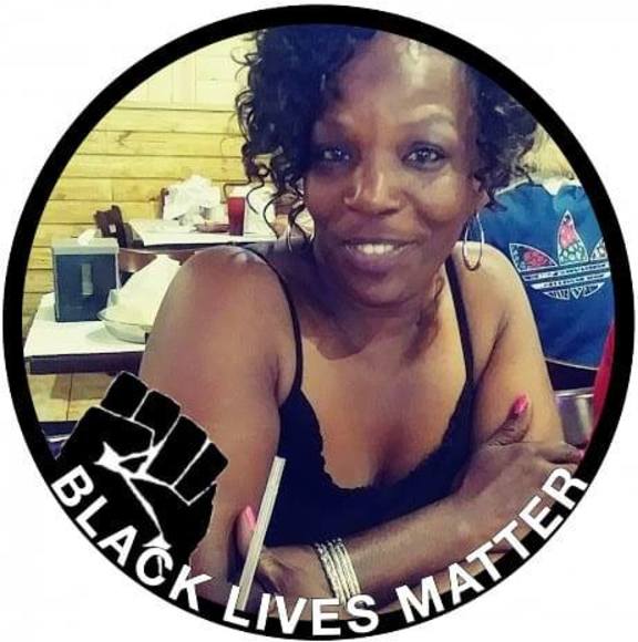 Profile Picture of Sharon Levister (@shopshop0609) on Poshmark