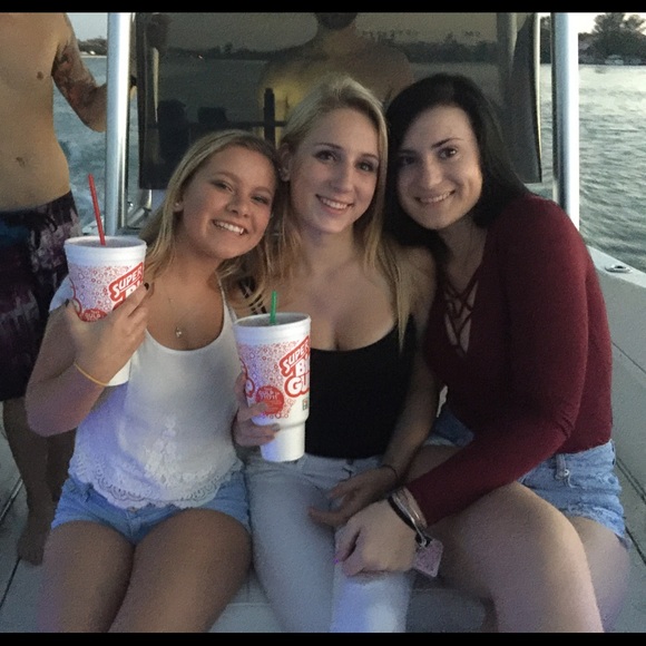 Profile Picture of Brittney Matonti (@brittney1445) on Poshmark