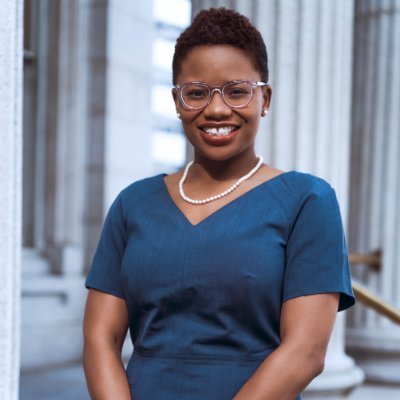 Profile Picture of Lauren A. Lowery (@lowery_la) on Twitter