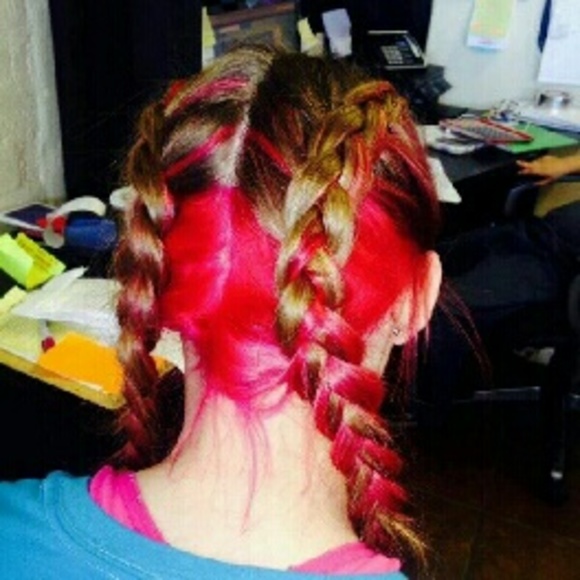 Profile Picture of Alex Baumwoll (@abaumwoll) on Poshmark