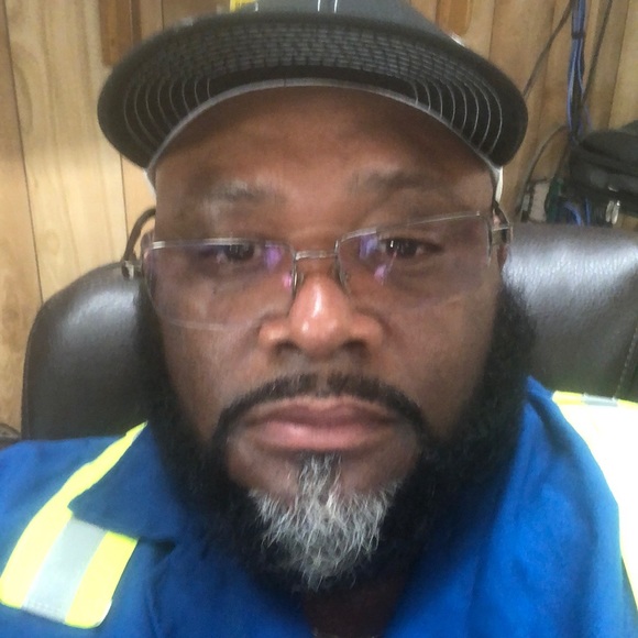 Profile Picture of Dwight Shaffer (@shadog3477) on Poshmark