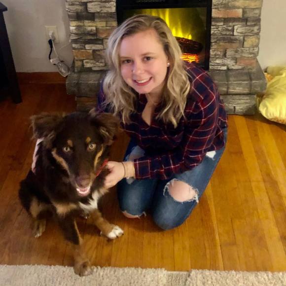 Profile Picture of Mandy Nedwick (@mandynedwick) on Poshmark