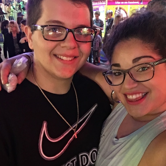 Profile Picture of Travis Lowe (@tllowe1682) on Poshmark