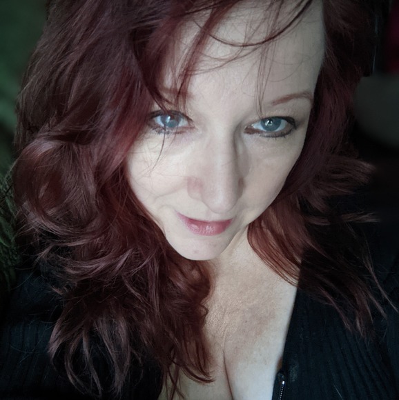 Profile Picture of Kelley Shenkel (@kkshenkel13) on Poshmark