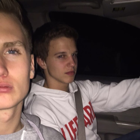 Profile Picture of Joshua Swanson (@swaggyswanson) on Poshmark