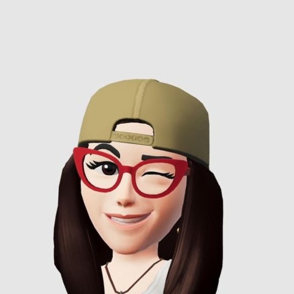 Profile Picture of Mandy Edwards (@mandyedwards455) on Poshmark