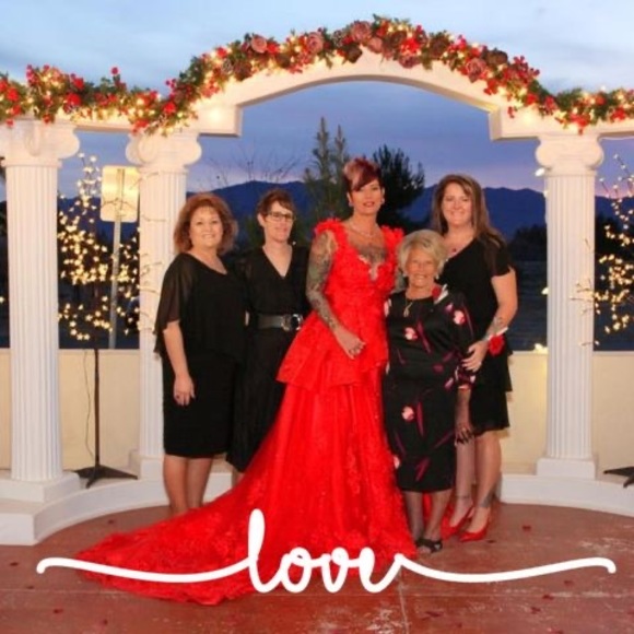 Profile Picture of Lynda Ryan (@lynda_ryn) on Poshmark