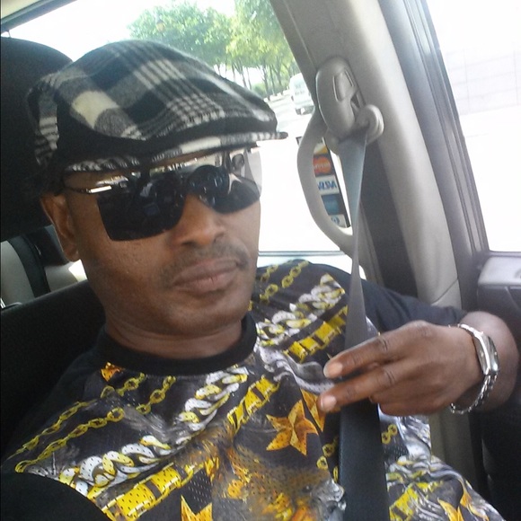 Profile Picture of Abimbola Lapite (@deblitz) on Poshmark