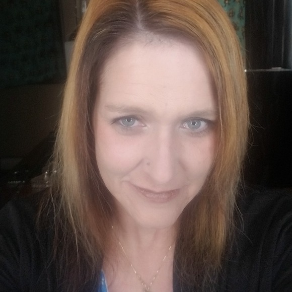 Profile Picture of Sherry Schmidt (@mikkimom) on Poshmark