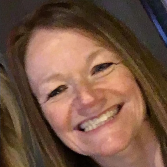 Profile Picture of Kelly Adelman (@kga5654) on Poshmark