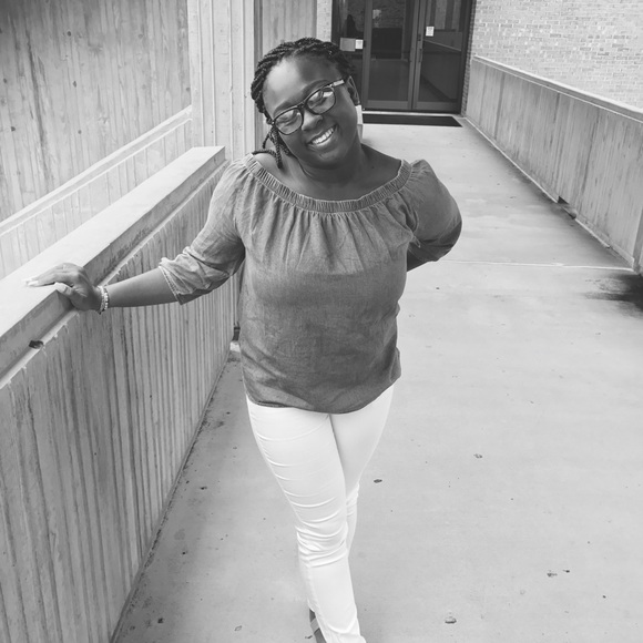Profile Picture of Nelda Cherilus (@ncherilus) on Poshmark