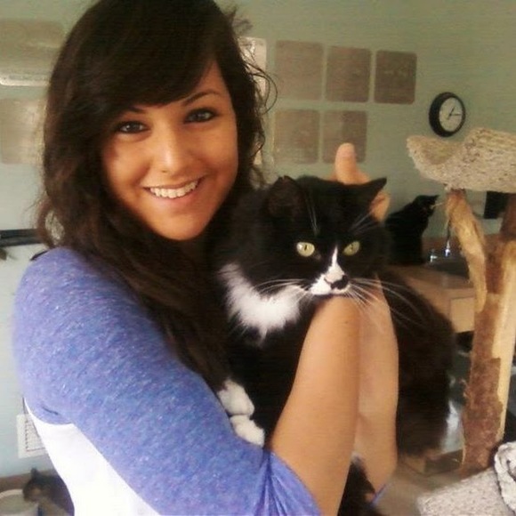 Profile Picture of Christina Aguirre (@cmagurr2) on Poshmark