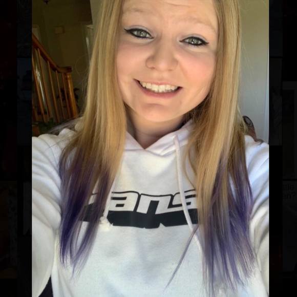 Profile Picture of Katelyn Till (@katelyntill) on Poshmark