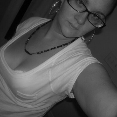 Profile Picture of Amy Markle (@@AmyZEC27) on Twitter