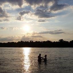 Profile Picture of Pam & Travis (@stlriverrats) on Twitter