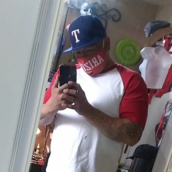 Profile Picture of Barry Bacon (@barrybacon) on Poshmark
