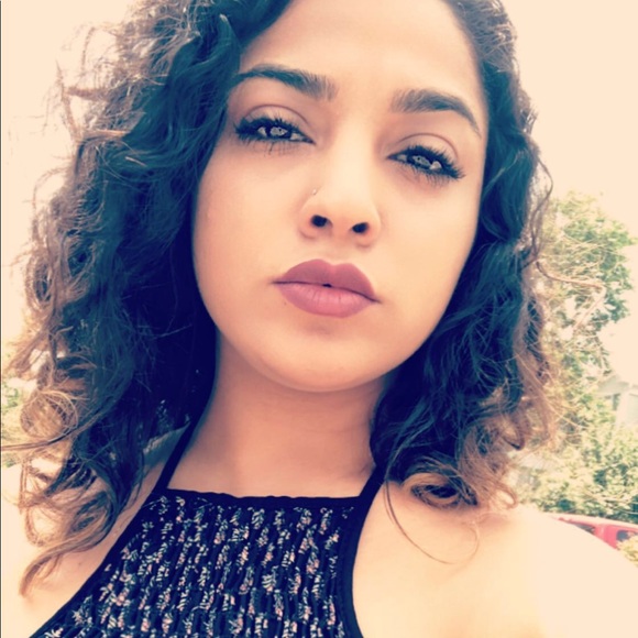 Profile Picture of Sara Kanakrieh (@sarsorakay) on Poshmark