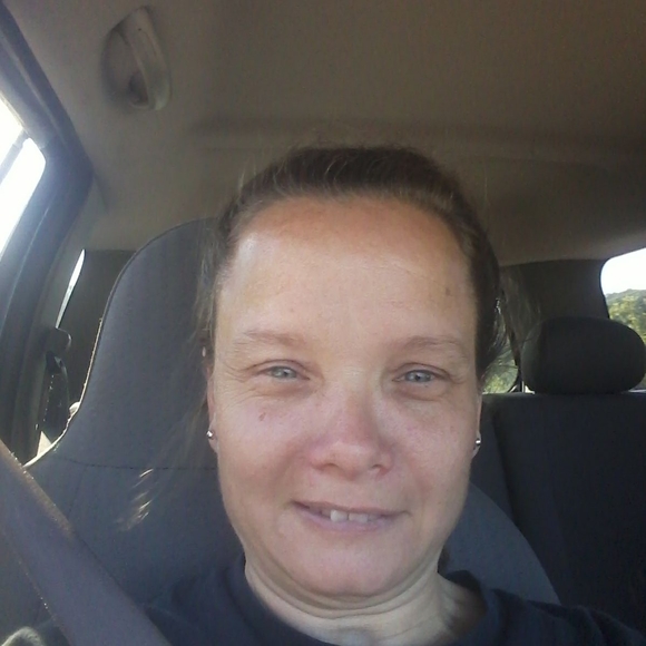 Tina Allphin - Poshmark Profile Picture of Tina Allphin (@tina72faye) on Poshmark