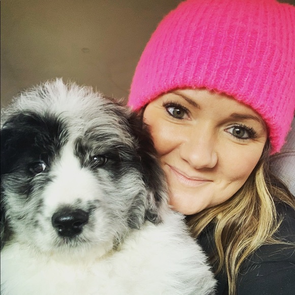 Profile Picture of Kari Lashmit (@karie_lou) on Poshmark