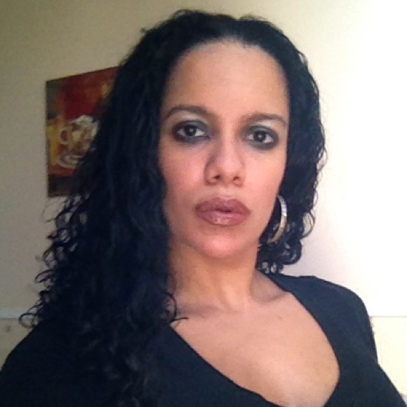 Profile Picture of Mel Lu (@1meli703) on Poshmark