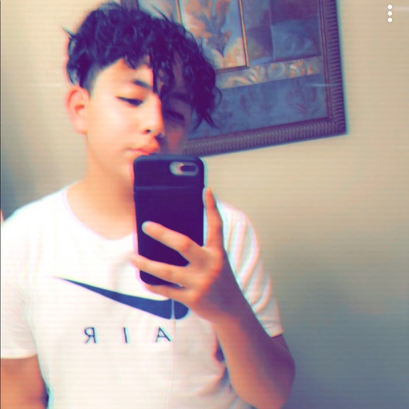 Profile Picture of Jarrod Rorosas (@jarrxdrosas) on Poshmark