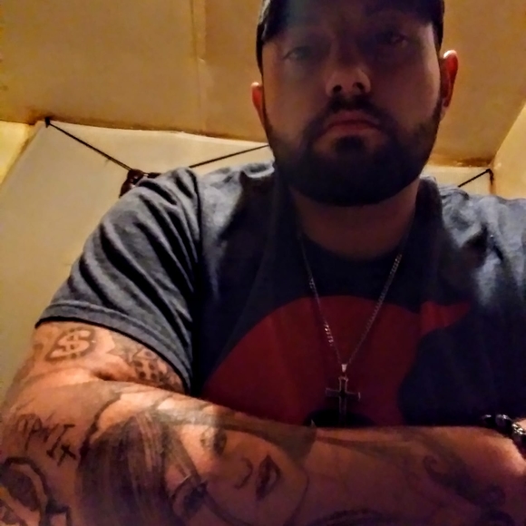 Profile Picture of Jeffrey Maynard (@jeffrey_maynard) on Poshmark