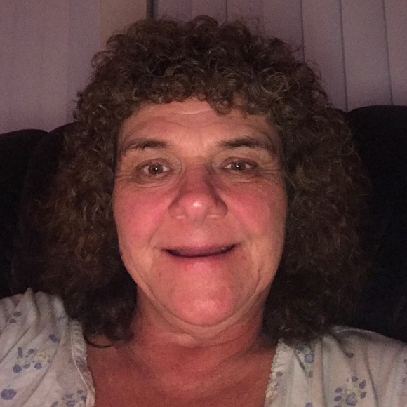 Profile Picture of Pam Deerwester (@pammycakes58) on Poshmark